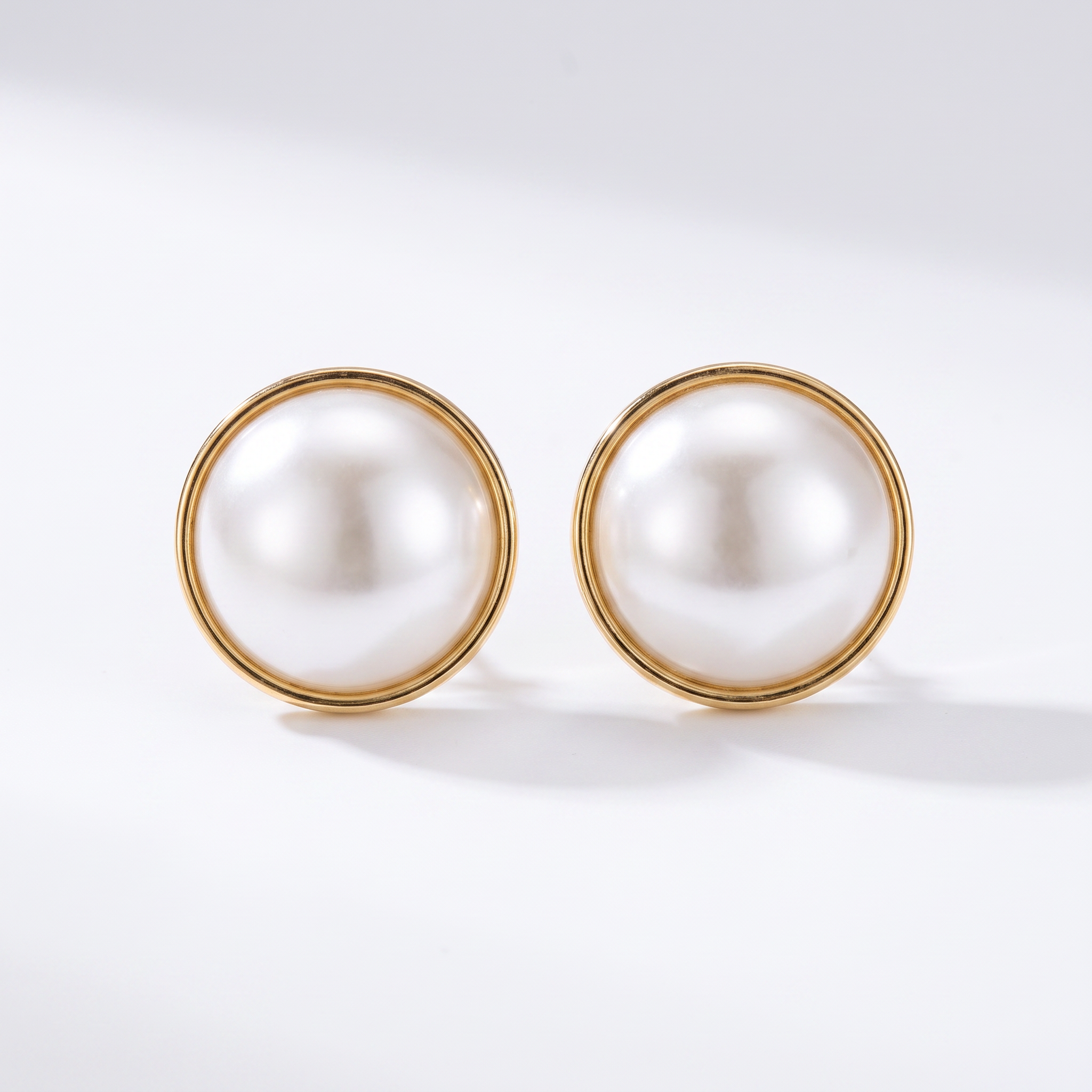 Pearla Stud Earrings